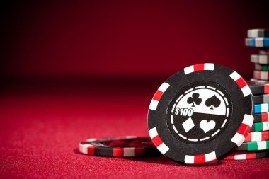 Live casino table view with roulette wheel and player cards